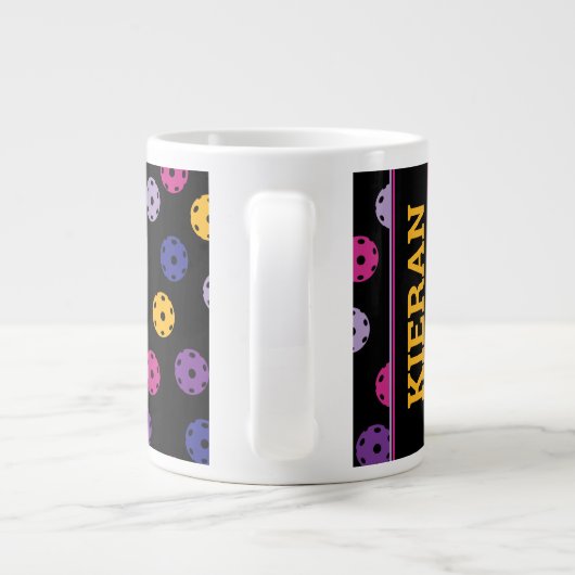 Neon op zwarte pickleball, aangepaste naam grote koffiekop (Achterkant)