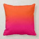 Neon Oranje en Neon Pink Ombre Shade Kleur Vervage Kussen<br><div class="desc">Neon Oranje en Neon Pink Ombre Shade Kleur Vervagen. Fantasieslijpen van de warme roze blauwe plek in het neonsinaasappel lijken op een geschilderde zonsondergang neon, oranje, warm, roze, ombre, shade, color, fade, trend, bright, fluorescent, highlighter, school, kinder, plezier, dorm, decor, tint, heldere neonroze, helder roze, neon oranje, neonroze, roze neon,...</div>