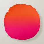Neon Oranje en Neon Pink Ombre Shade Kleur Vervage Rond Kussen<br><div class="desc">Neon Oranje en Neon Pink Ombre Shade Kleur Vervagen. Fantasieslijpen van de warme roze blauwe plek in het neonsinaasappel lijken op een geschilderde zonsondergang neon, oranje, warm, roze, ombre, shade, color, fade, trend, bright, fluorescent, highlighter, school, kinder, plezier, dorm, decor, tint, heldere neonroze, helder roze, neon oranje, neonroze, roze neon,...</div>
