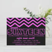 Neon Paars en Black Chevron Sweet 16 Uitnodiging (Staand voorkant)