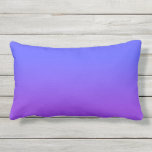 Neon Paars en Bright Neon Blue Ombré Shade Color Buitenkussen<br><div class="desc">Neon Paars en Bright Neon Blue Ombré Shade Color Fade - neon paars, neon blauw, blauw neon, ombre shade, kleurfade, neon, blauw, ombre, shade, kleur, flade, trend, helder, fluorescerend, hooglichter, school, kinder, plezier, dorm, decor, tint, helder blauw, donkerblauw, verflauw, verf, verf neonblauw vervagen, neonblauw paars vervagen, neonblauwe schaduw, neonblauwe paarse...</div>