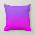 Neon Paars en Hot Pink Ombre Shade Kleur Vervagen Kussen<br><div class="desc">Neon Paars en Hot Pink Ombre Shade Kleur Vervagen - heet, roze, neon, paars, roze en paars, ombre, shade, kleur, vervagen, trend, helder, fluorescent, hooglicht, helderneon paars, helder roze, warm roze, helder, warm roze, neon paars, vervaagd, rood, warm roze flade, neon paars fade hete roze schaduw, neon paarse schaduw, school,...</div>