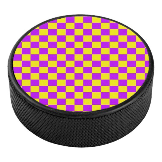 Neon Paarse Geel Geruite Checkerboard  Hockey Puck (3/4)