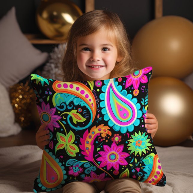 Neon Paisley Zwart Roze Blauw Kleurrijk Kussen (Cute neon pink, blue, and green paisley on black decorator pillow)