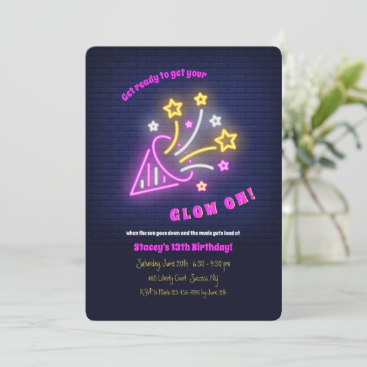 Neon Party Time Invitation Kaart (Staand voorkant)