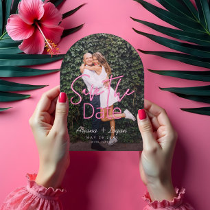 Neon Pink Modern Script Foto Bewaar de datum Acryl Uitnodigingen