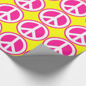 Neon Pink Peace Sign Cadeaupapier (Hoek)