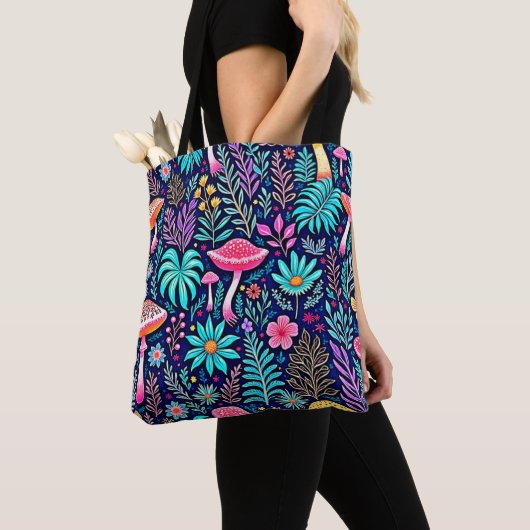 Neon Psychedelic Mushroom Forest Dream Tote Bag (Dichtbij)