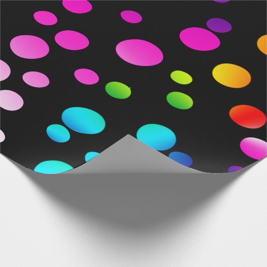 Neon Rainbow Polka Dots on Black Cadeaupapier (Hoek)
