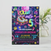 Neon Roller Schaats 5e verjaardag Uitnodiging (Staand voorkant)