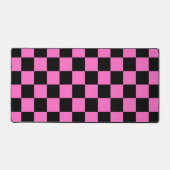 Neon Roze en Zwart Geruite Checkerboard  Bureaumat (Voorkant)