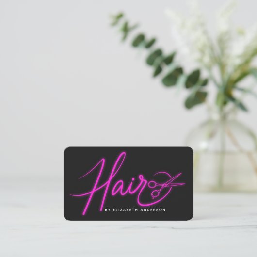 Neon Roze en Zwart Retro Script Haarstylist Visitekaartje (Staand voorkant)
