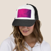 Neon Roze Smoke Trucker Hat – Pet (In situ)
