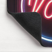 Neon roze stembord op zwart muismat (Hoek)