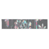 Neon Sakura Glitch – Futuristisches Blumenmuster Korte Tafelloper (Horizontaal)