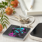 Neon Skull Skateboard Art – Edgy Skater Design Sleutelhanger (Voorkant Rechts)