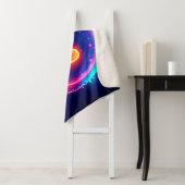 Neon Smile: Bright Happy Glow Design Sherpa Deken (In situ)