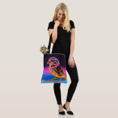 Neon Sparrow met gloeiende accenten Tote Bag (Op model)