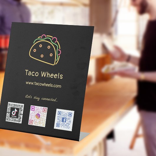 Neon Taco Social Media Scan Codes Reclamebord Met Voetstuk