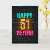 Neon-teken op baksteen voor 51ste verjaardag kaart (Gele Bloem)
