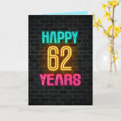 Neon-teken op baksteen voor 62e verjaardag kaart (Gele Bloem)