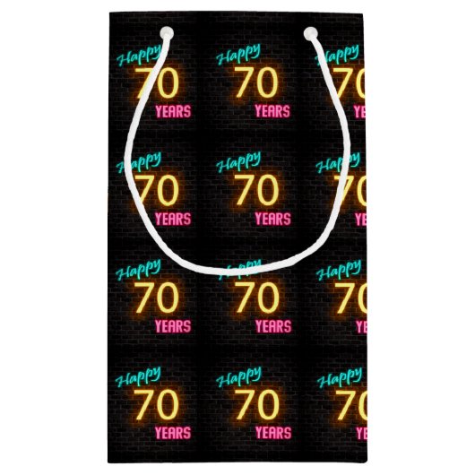 Neon-teken op baksteen voor 70ste verjaardag klein cadeauzakje (Achterkant)