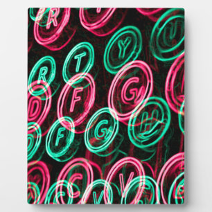 Neon typemachines sluiten af fotoplaat