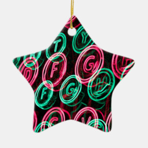 Neon typemachines sluiten af keramisch ornament