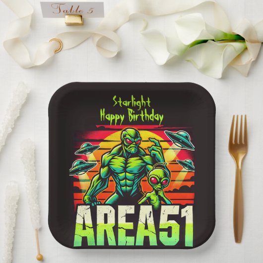 Neon UFO's zweven boven Area 51 Papieren Bordje (Huwelijk)