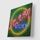 Neon Vegan Kitchen Sign Vierkante Klok (Hoek)
