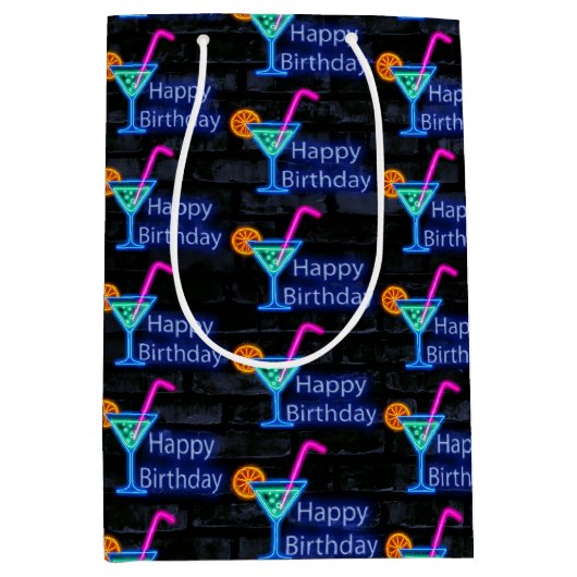 Neon Verjaardag Cocktail op baksteen Medium Cadeauzakje (Voorkant)