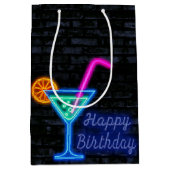 Neon Verjaardag Cocktail op baksteen Medium Cadeauzakje (Voorkant)