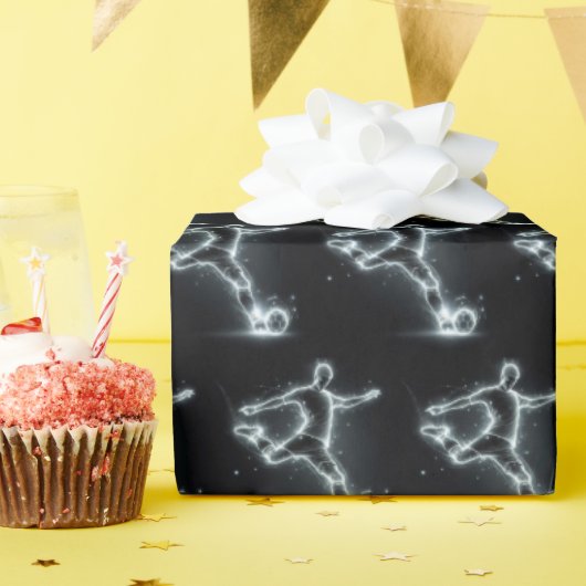 Neon voetbalspeler op zwart cadeaupapier (Verjaardagsfeest)
