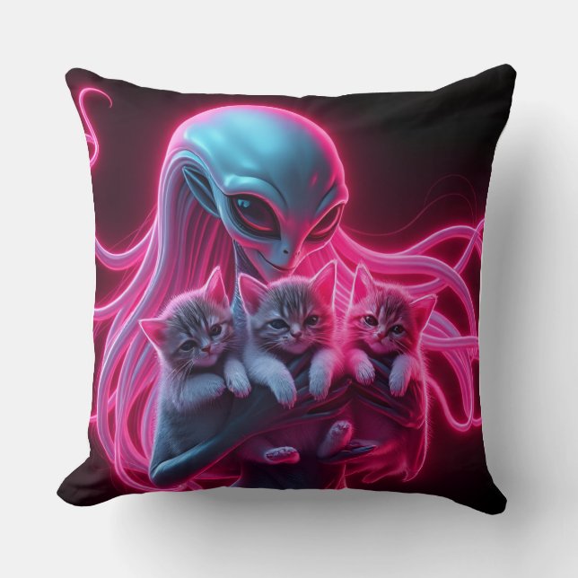 Neon Vrouwelijke Alien Die Kittens Wiegt Kussen (Voorkant)