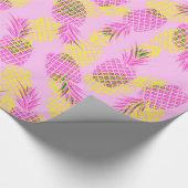 Neon Yellow en roze tropische ananananassen Cadeaupapier (Hoek)
