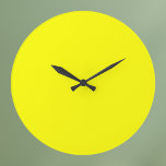 Neon Yellow Solid Color Grote Klok<br><div class="desc">Neon Yellow Solid Color. Een gedurfde en opwindende tint van helder geel die onmiddellijk de aandacht trekt. Deze levendige tint roept de stralende warmte van zonlicht op en de vrolijke energie van een zonnebloem in volle bloei. Dit opvallende geel voegt een frisse en dynamische flair toe.</div>