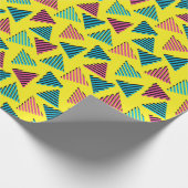 Neon Yellow Triangles Pattern van 80 en 90 Cadeaupapier (Hoek)