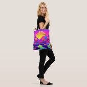 Neon Zonsondergang Landschap Tote Bag (Op model)