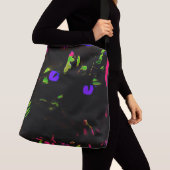 Neon zwarte kat met gloeiende ogen crossbody tas (Dichtbij)