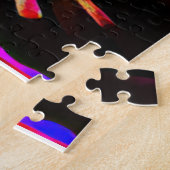 Neon zwarte kat met gloeiende ogen legpuzzel (Zijkant)