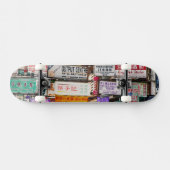 Neonborden in de straten van Hongkong Persoonlijk Skateboard (Horizontaal)