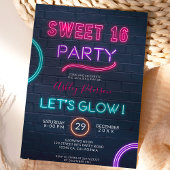 Neongebarsten gloed in de donkerroze bakstenen Swe Kaart