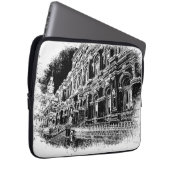 Neopreen Laptop Sleeve 13" Verkoopprijs$38.82 $51. (Voorkant Rechts)