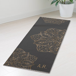 Nep goud folie op donkergrijze mandala met initial yogamat