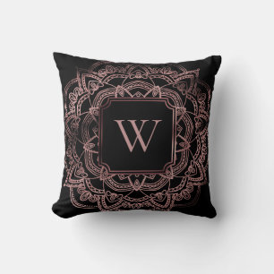 Nep roosgoud folie Mandala met monogram op zwart Kussen