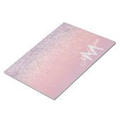 Nep roze en paarse glinsterende glitter monogram notitieblok (Schuin)