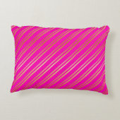Nepgouden strepen op roze of uw kleur accent kussen (Achterkant)