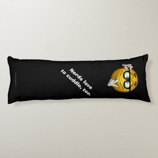 "Nerds houden ook van knuffelen." [a2] Lichaamskussen (Achterkant)