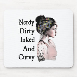 Nerdy Dirty Inked &versterker; Curvy Reading Lover Muismat