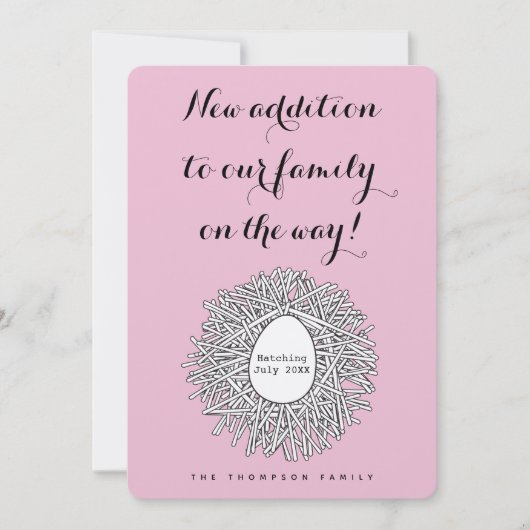 Nest Monogram Baby Girl Zwangerschap Aankondiging (Voorkant)